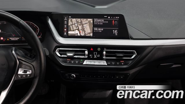 BMW 2-Series 220i Advantage