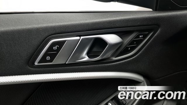 BMW 2-Series 220i Advantage