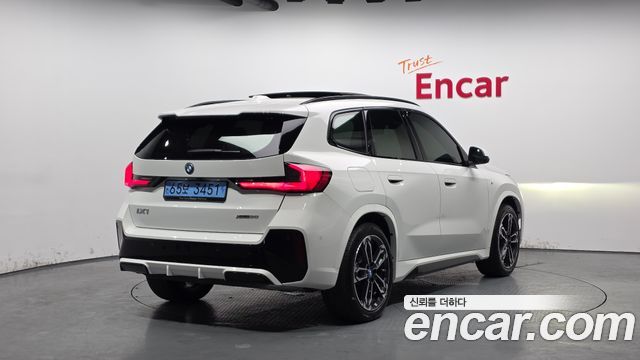 BMW iX1 xDrive 30 M Sport