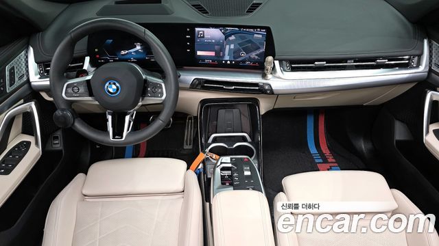 BMW iX1 xDrive 30 M Sport