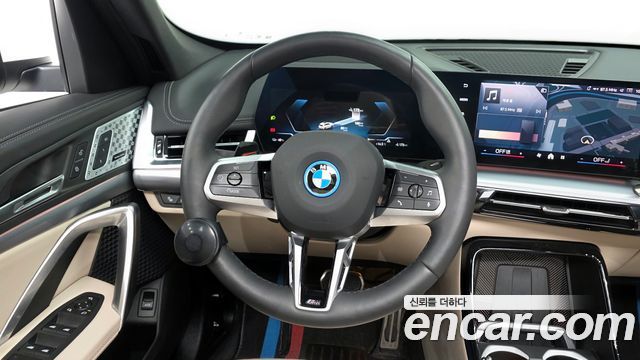 BMW iX1 xDrive 30 M Sport