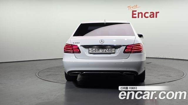 Mercedes-Benz E-Class E200 Avantgarde