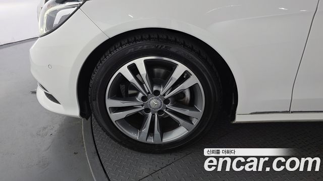 Mercedes-Benz E-Class E200 Avantgarde