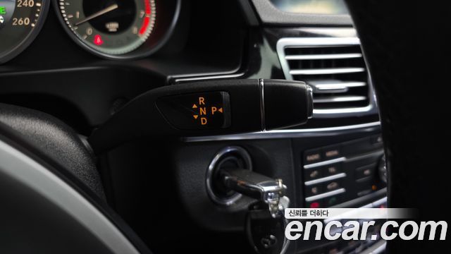 Mercedes-Benz E-Class E200 Avantgarde