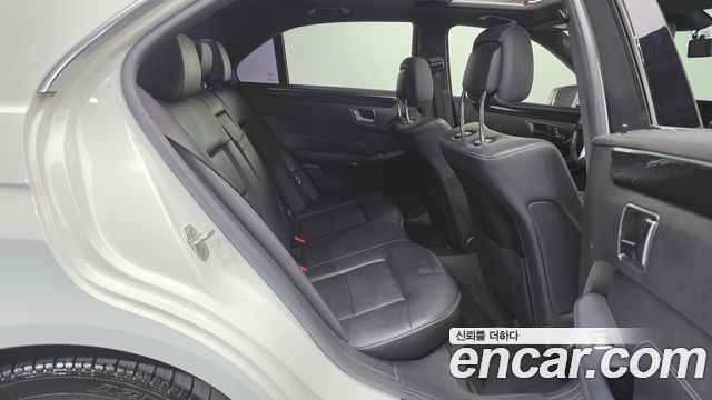 Mercedes-Benz E-Class E200 Avantgarde