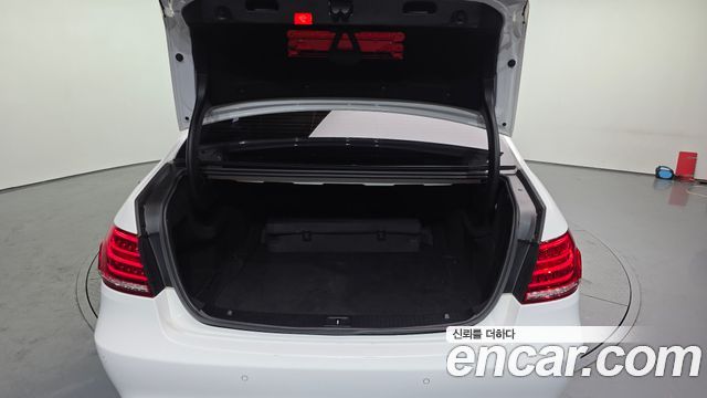 Mercedes-Benz E-Class E200 Avantgarde