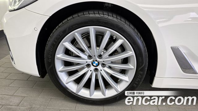 BMW 5-Series 530i Luxury