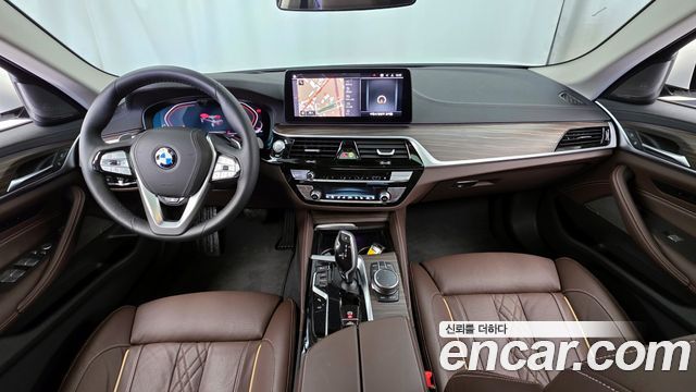 BMW 5-Series 530i Luxury