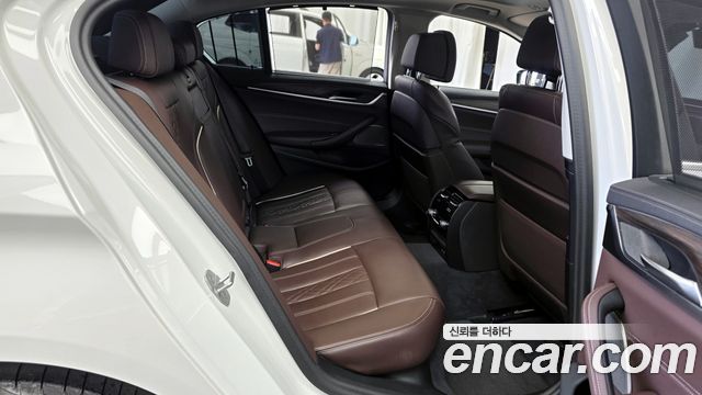 BMW 5-Series 530i Luxury