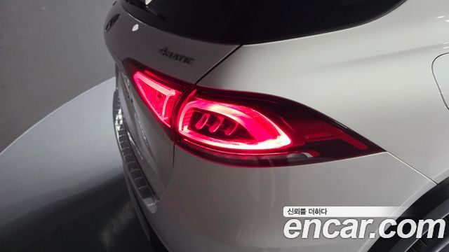 Mercedes-Benz GLE-Class GLE300d 4MATIC