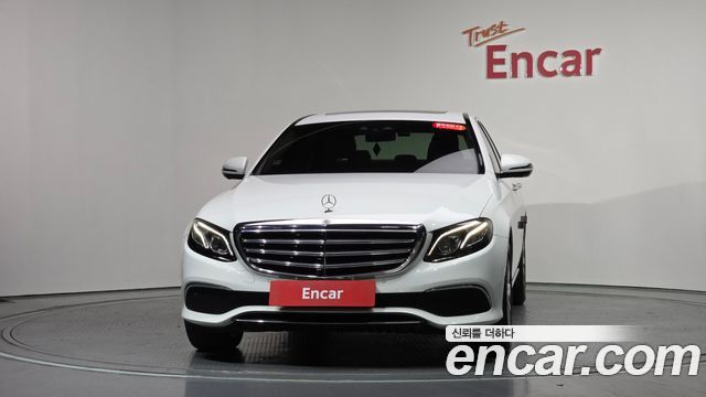 Mercedes-Benz E-Class E300 4MATIC Exclusive