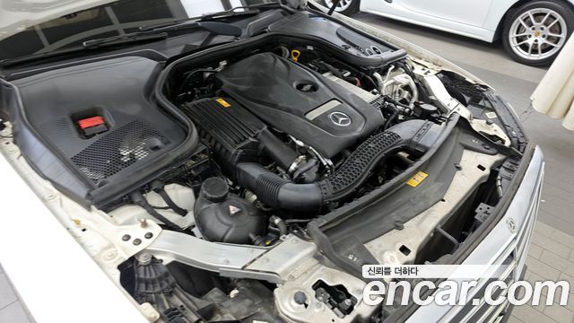 Mercedes-Benz E-Class E300 4MATIC Exclusive