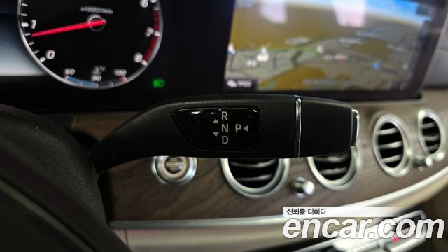 Mercedes-Benz E-Class E300 4MATIC Exclusive
