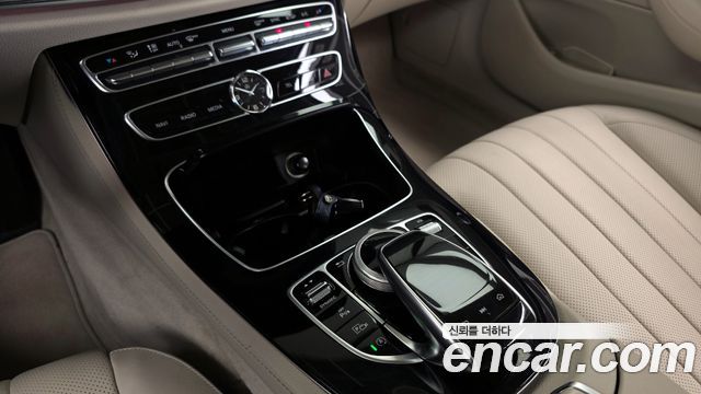 Mercedes-Benz E-Class E300 4MATIC Exclusive