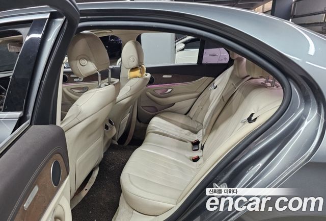 Mercedes-Benz E-Class E220d Exclusive