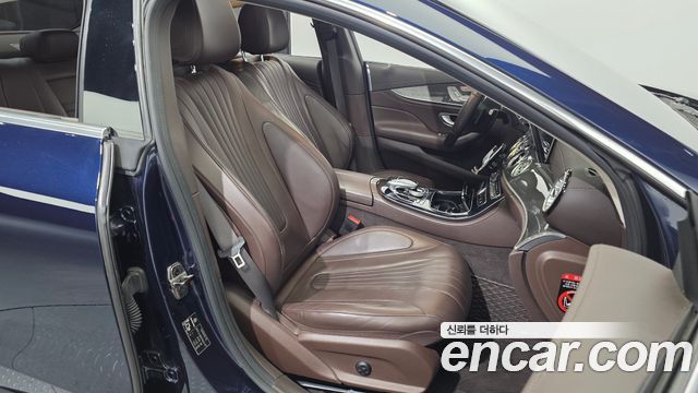 Mercedes-Benz CLS-Class CLS300d AMG Line