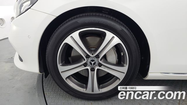 Mercedes-Benz E-Class E300 Avantgarde