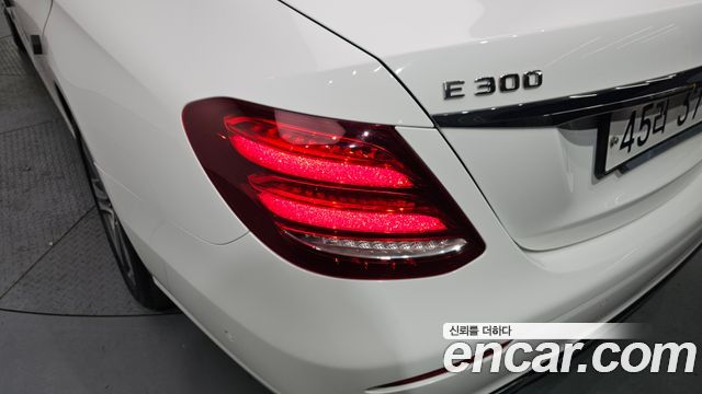 Mercedes-Benz E-Class E300 Avantgarde