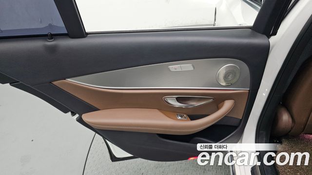 Mercedes-Benz E-Class E300 Avantgarde