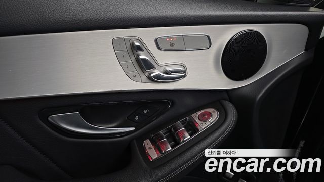 Mercedes-Benz GLC-Class GLC300e 4MATIC Coupe