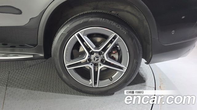 Mercedes-Benz GLC-Class GLC300e 4MATIC Coupe