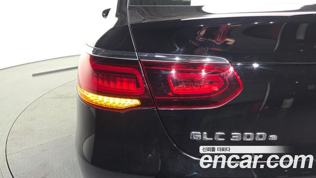 Mercedes-Benz GLC-Class GLC300e 4MATIC Coupe
