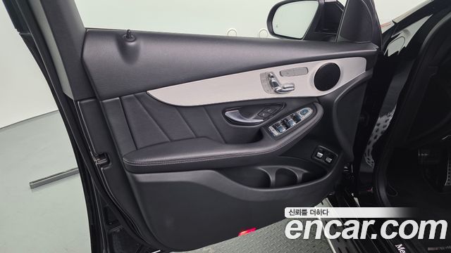 Mercedes-Benz GLC-Class GLC300e 4MATIC Coupe