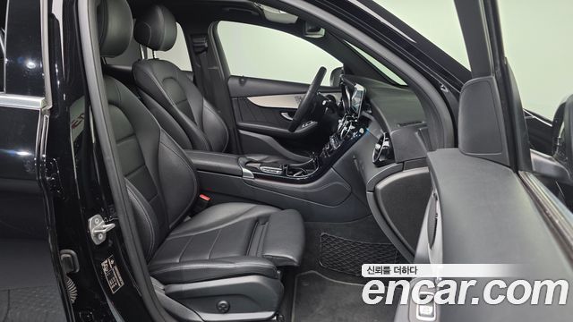 Mercedes-Benz GLC-Class GLC300e 4MATIC Coupe