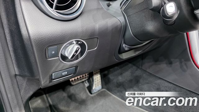 Mercedes-Benz SLC-Class SLC200
