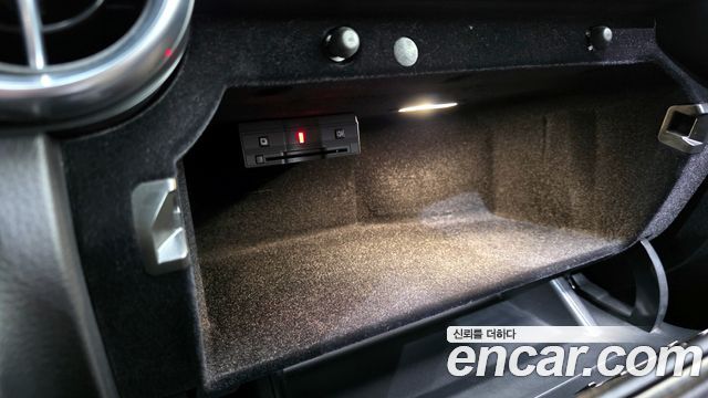 Mercedes-Benz SLC-Class SLC200