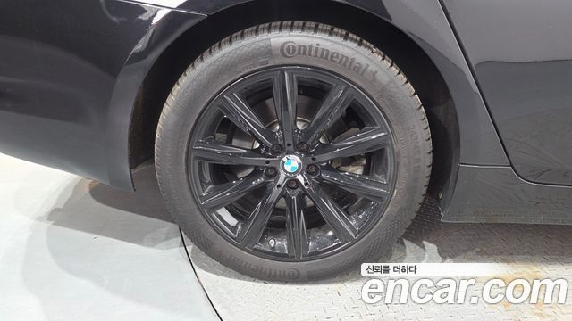 BMW 5-Series 520i Luxury
