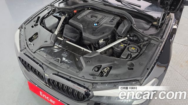 BMW 5-Series 520i Luxury