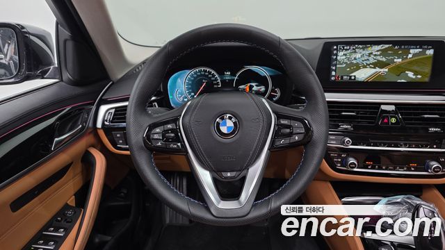 BMW 5-Series 520i Luxury