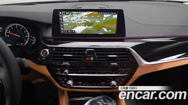 BMW 5-Series 520i Luxury