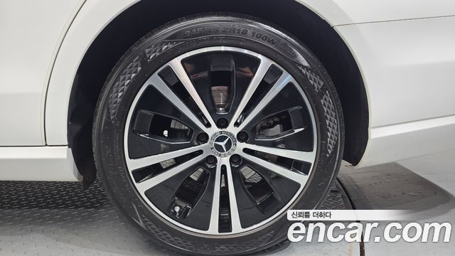 Mercedes-Benz E-Class E250 Avantgarde