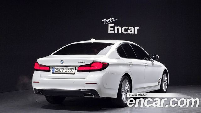 BMW 5-Series 520i Luxury