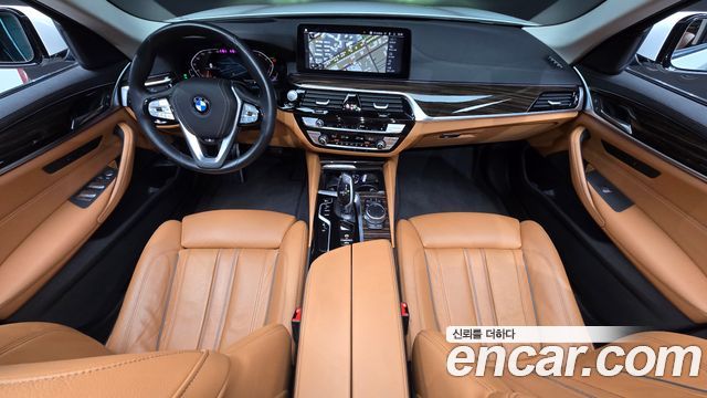 BMW 5-Series 520i Luxury