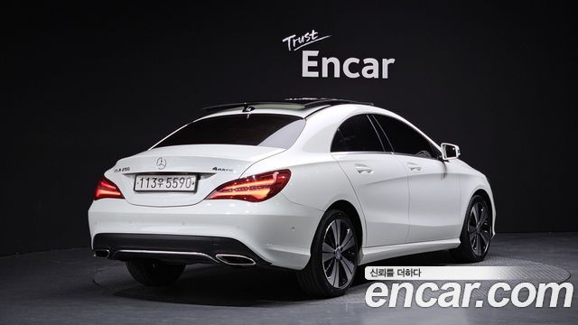 Mercedes-Benz CLA-Class CLA250 4MATIC