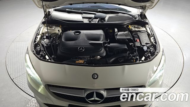 Mercedes-Benz CLA-Class CLA250 4MATIC