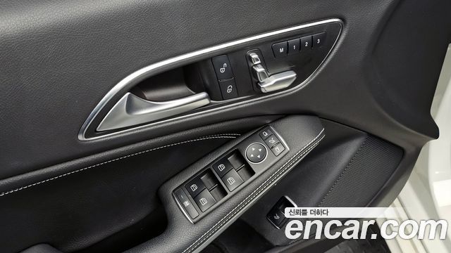 Mercedes-Benz CLA-Class CLA250 4MATIC