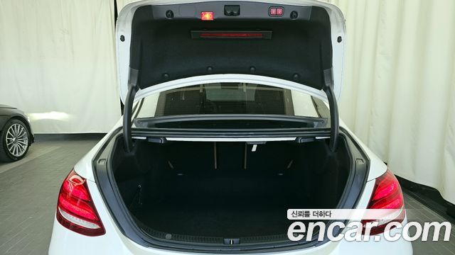 Mercedes-Benz E-Class E400 4MATIC Exclusive