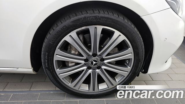 Mercedes-Benz E-Class E400 4MATIC Exclusive