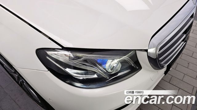 Mercedes-Benz E-Class E400 4MATIC Exclusive