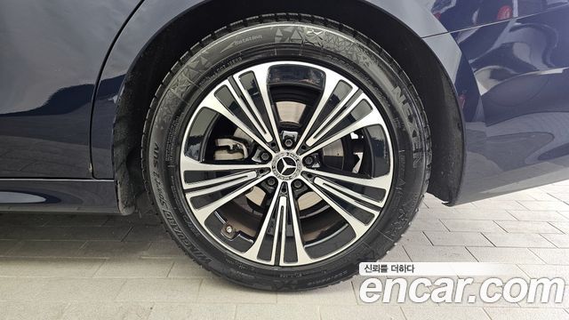 Mercedes-Benz E-Class E200 Avantgarde