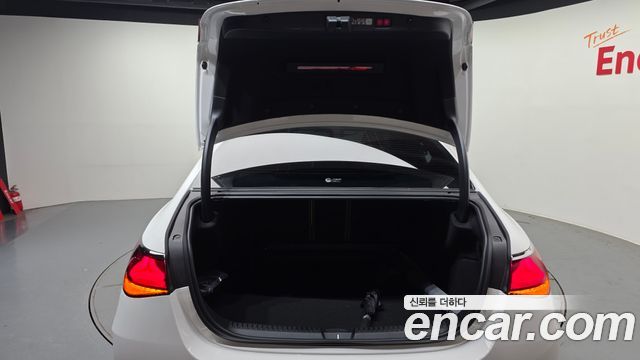 Mercedes-Benz E-Class E200 AMG Line