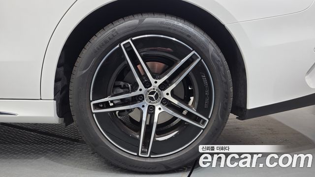 Mercedes-Benz E-Class E200 AMG Line