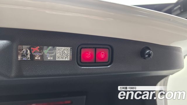 Mercedes-Benz E-Class E200 AMG Line