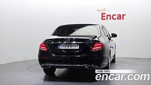 Mercedes-Benz E-Class E220d Exclusive