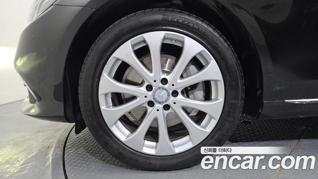 Mercedes-Benz E-Class E220d Exclusive