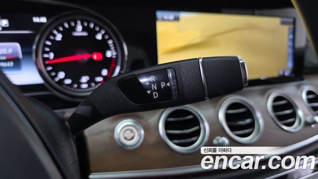 Mercedes-Benz E-Class E220d Exclusive